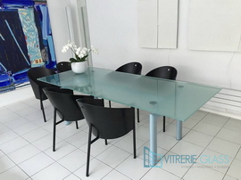Table en Verre a Bruxelles